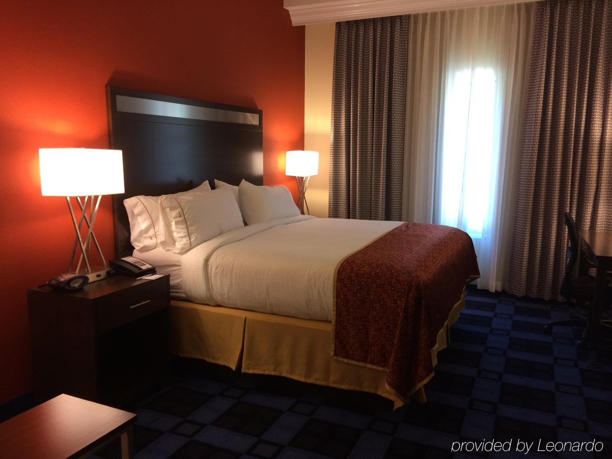 Express And Area By Ihg Hotel